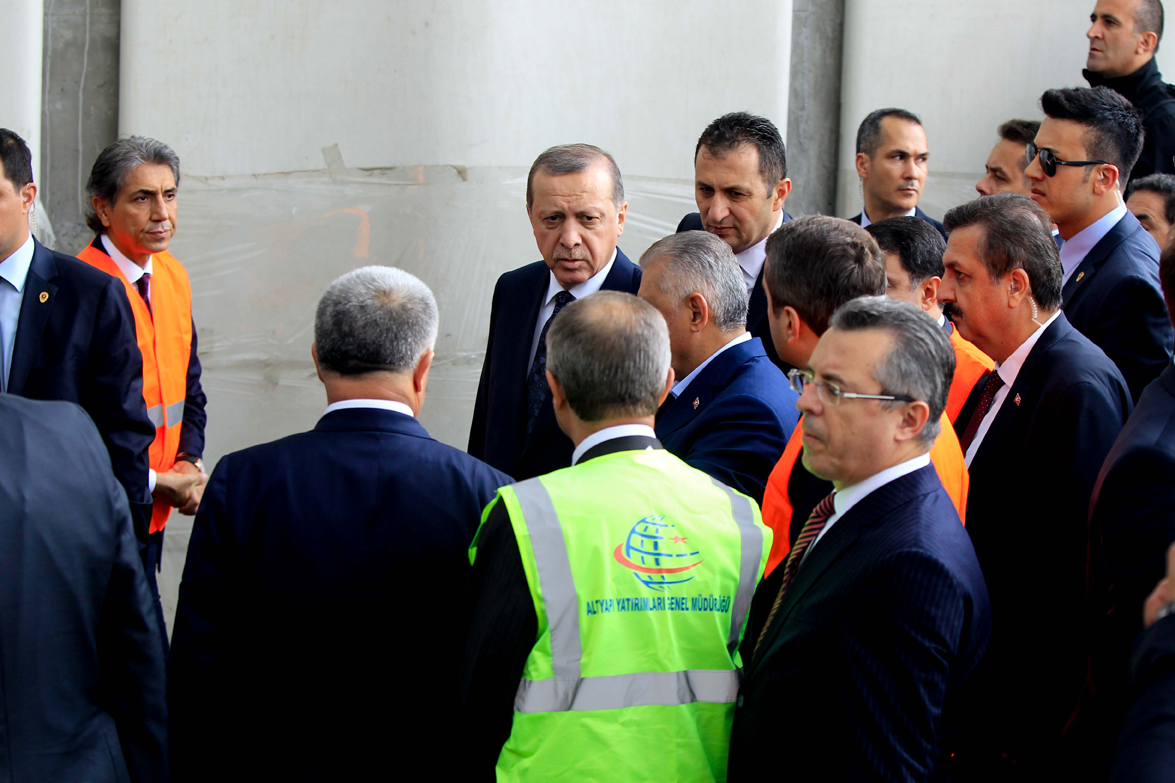 President Erdoğan Makes The First Automobile Trip in Eurasia Tunnel